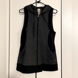 Layering vest size M